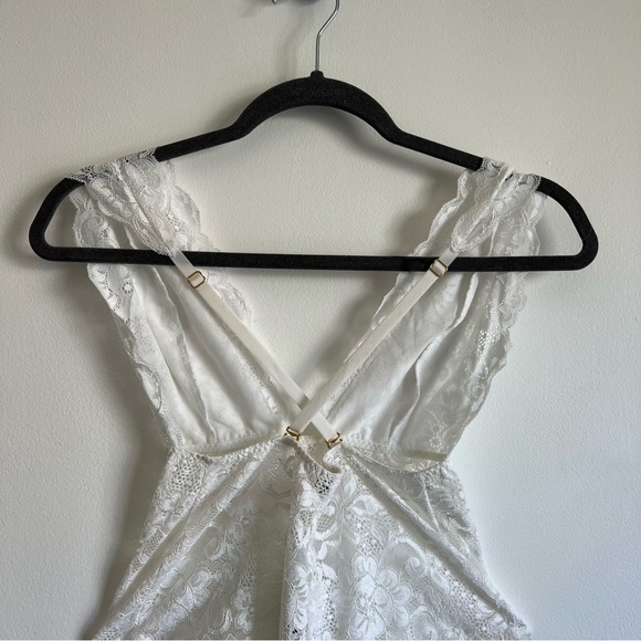 HAH Comin' In Haht Bodysuit in Blanc - Picture 13 of 16